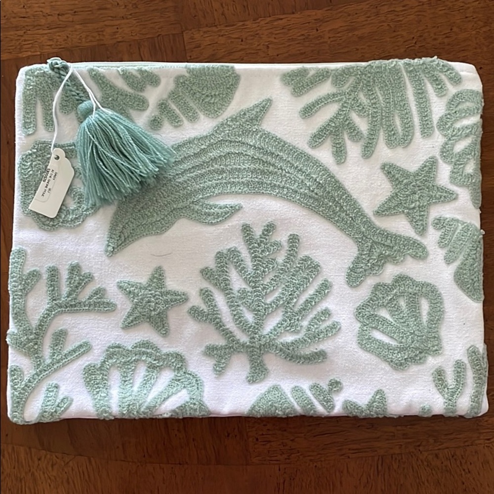 Travel pouch - New with Tags